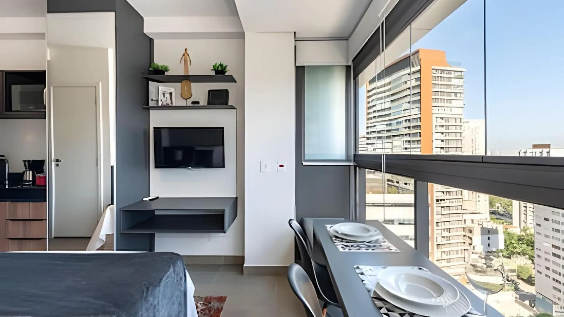 Of12 - Novo Bhaus Oscar Freire | Metro | Studio São Paulo Apartment
